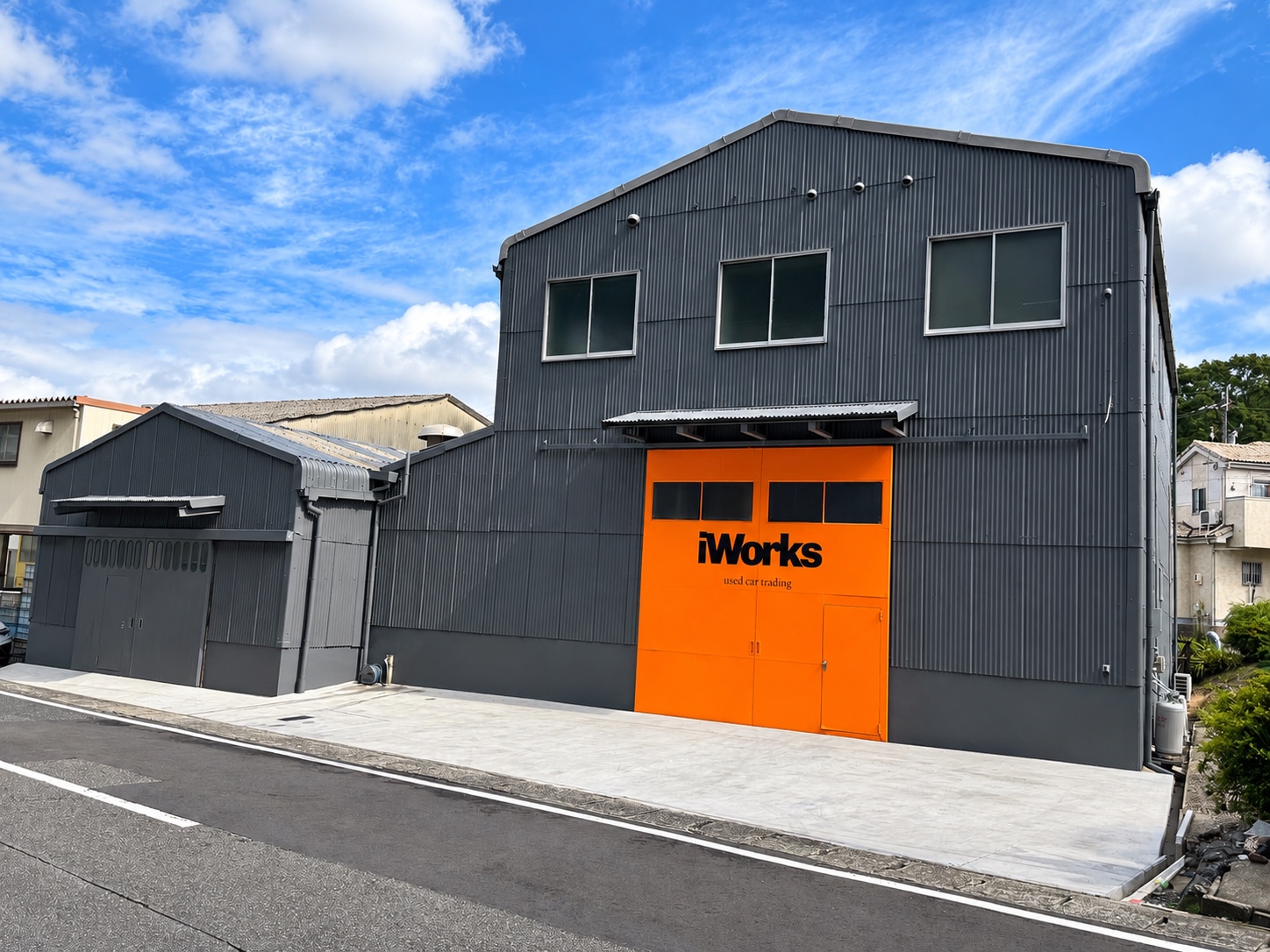 名古屋市緑区にある軽バン専門店 iWorks 緑の店舗外観